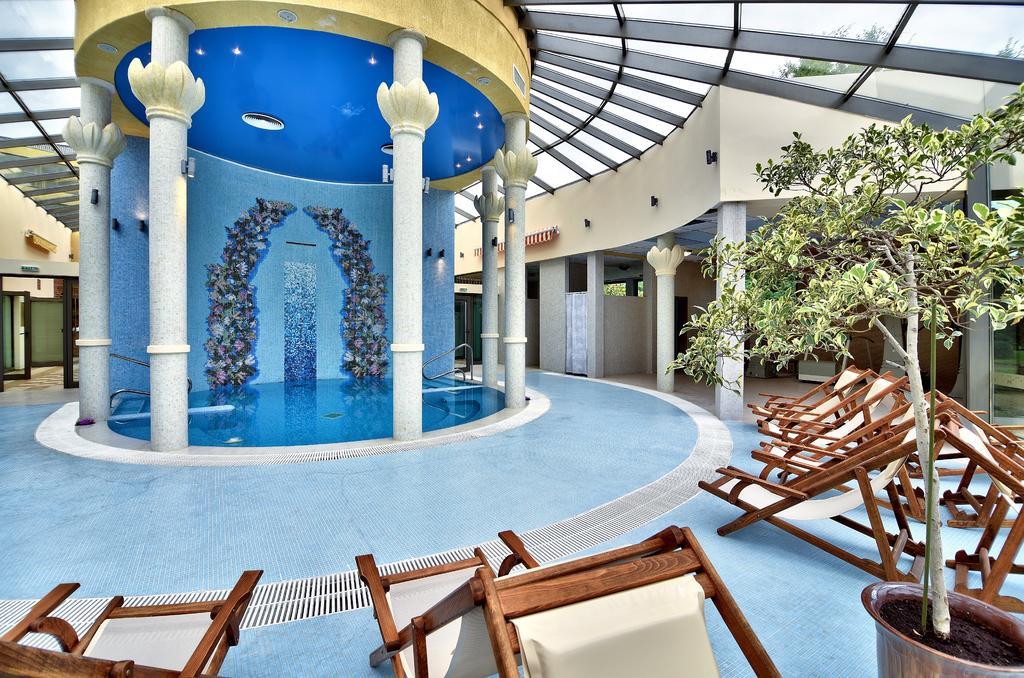Les Magnolias Hotel Primorsko Exteriör bild